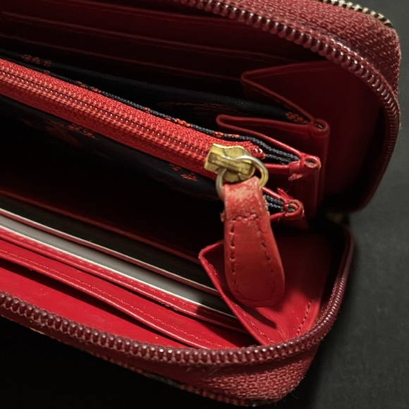 SOLD✨Vivienne Westwood✨ Red Tartan Orb Zippy Wallet EUC - Picture 10 of 17